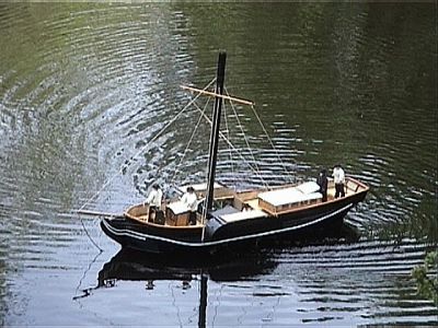 Comet replica
This working model of Henry Bell's Comet steamship was built and sailed by members of Helensburgh and District Modellers Club, who in August 2012, after the bicentenary celebrations, donated it to Helensburgh Heritage Trust for display in the Heritage Centre in Helensburgh Library in West King Street.
