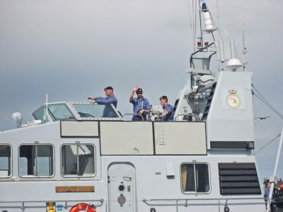 Patrol boat
HMS Pursuer, a patrol boat from the Clyde Naval Base at Faslane, led the nautical procession from Rhu Marina to Helensburgh pier for the bicentenary celebrations on Saturday August 4 2012. Photo by Kenneth Speirs.
