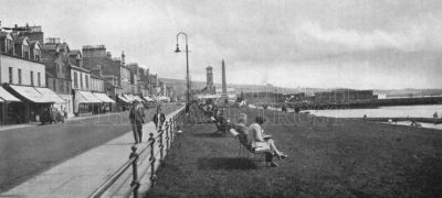 Helensburgh Seafront
Date unknown.
Keywords: Helensburgh seafront