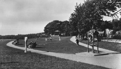 Kidston Park
Only the base of the bandstand exists today.
Keywords: Kidston Park