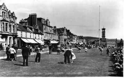 Seafront Putting Green
The card is postmarked 1957.
