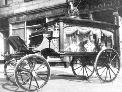 Funeral Carriage
A new funeral carriage is proudly displayed outside the Sinclair Street premises of Waldie & Co., Motor and Carriage Hirers. Date unknown.
