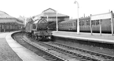 V3 67679 at Helensburgh
The 86-ton Gresley designed V3 engine 67679, from a class introduced in 1939, at Helensburgh Central Station before a journey to Bridgeton Cross in July 1954.
