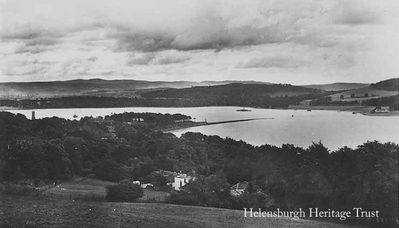 Gareloch from above Rhu
A view over Rhu Spit â€” before it was dredged and widened â€” to Rosneath from above Rhu. Image circa 1920.
