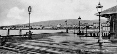 Helensburgh Pier
Looking across the Helensburgh pierhead towards the West Bay. Image circa 1904.
