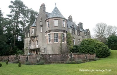 Longcroft
The traditional view from the west of Longcroft, West Rossdhu Drive, Helensburgh, which was designed and built by noted burgh architect and artist Alexander Nisbet Paterson in 1902. He lived there with his artist wife Maggie, nee Whitelaw Hamilton, and family for many years. 2015 photo by Donald Fullarton.
