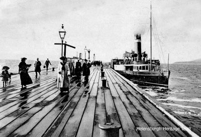 Lucy Ashton
The Lucy Ashton at Craigendoran Pier, c.1910. Image courtesy of Helensburgh Memories.
