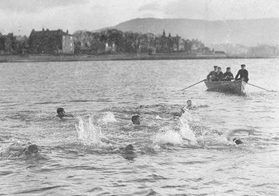 New Year Swim 1914
Helensburgh swimmers in the water off the pier on January 1 1914. Image supplied by Iain McCulloch.
