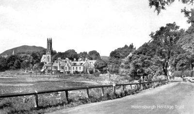 Tide out at Rhu
A view of Rhu Bay with the tide out, circa 1928.
