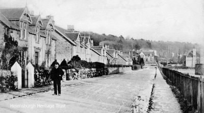 School Road Rhu
A 1909 image of School Road in Row (now Rhu).
