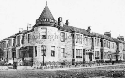 Reynolds Station Hotel
The Station Hotel on Craigendoran Avenue, Helensburgh. Date unknown. From the image collection of the late Nan Moir, of Cove.
