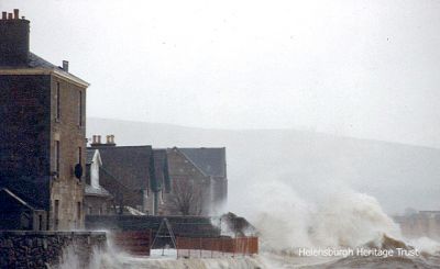 East Bay storm
A 1990s image of a storm lashing Helensburgh's East Bay. Photo kindly supplied by Iain Duncan.
