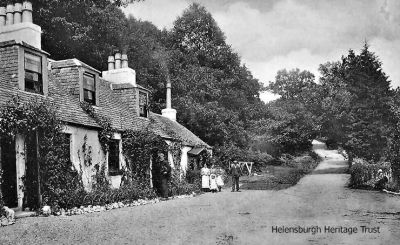 Whistlefield Brae
The Whistlefield Brae looking up the hill from Garelochhead. Image c.1900 by courtesy of the Helensburgh Memories website.
