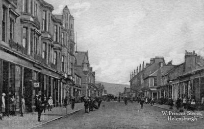 West Princes Street
Looking east to Sinclair Street and East Princes Street, with the Municipal Buildings and station on the left. Dated November 1922.
